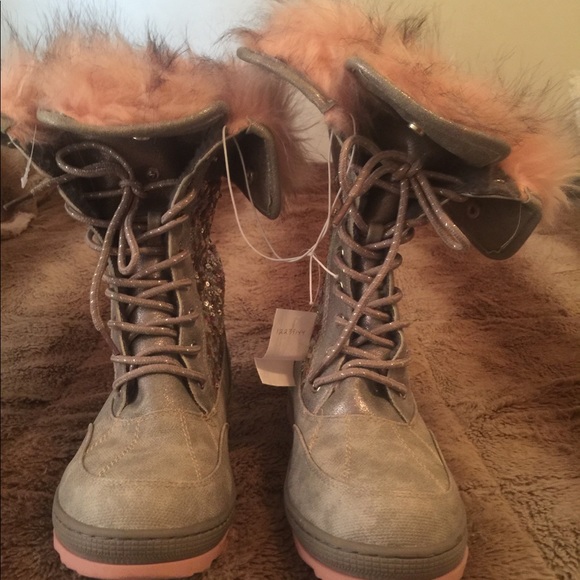 **NWT** Justice snowboots - Picture 2 of 3